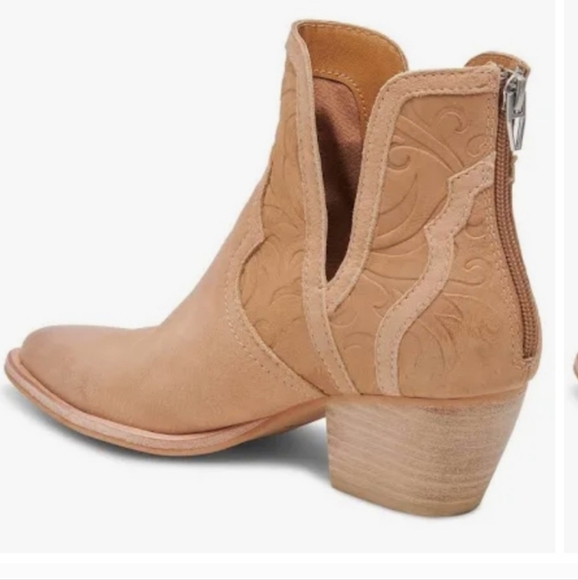 Dolce Vita Silvan Bootie - Picture 4 of 9